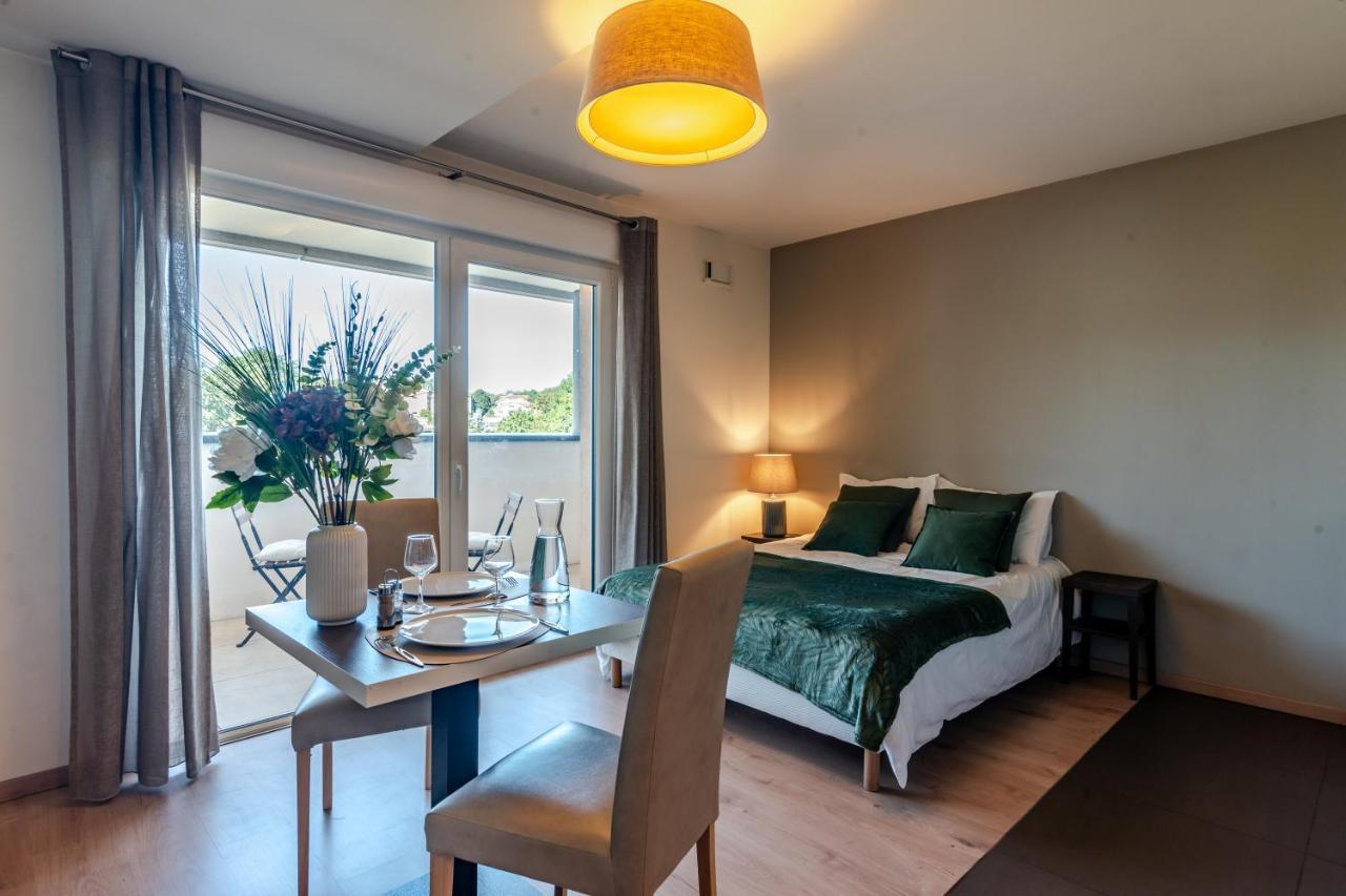 Ovelia Seynod - Les Balcons D'Annecy Apartment Exterior photo
